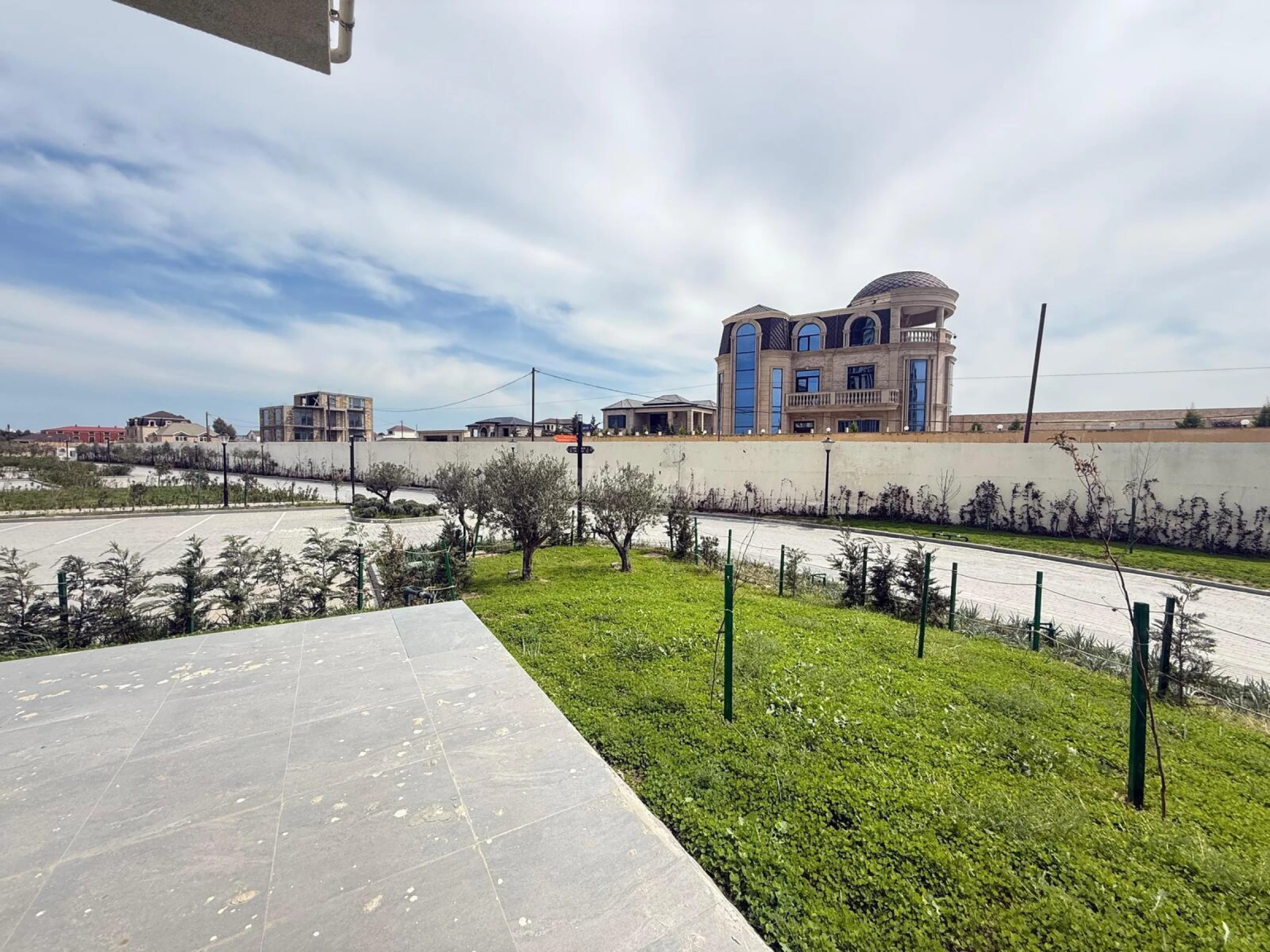 Satılır 3 otaqlı mənzil 117 m²