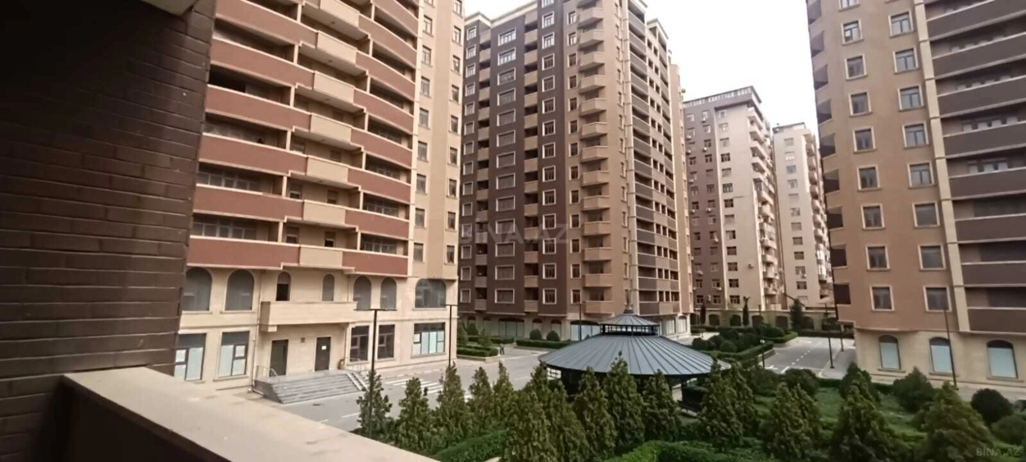 Satılır 3 otaqlı mənzil 114 m²