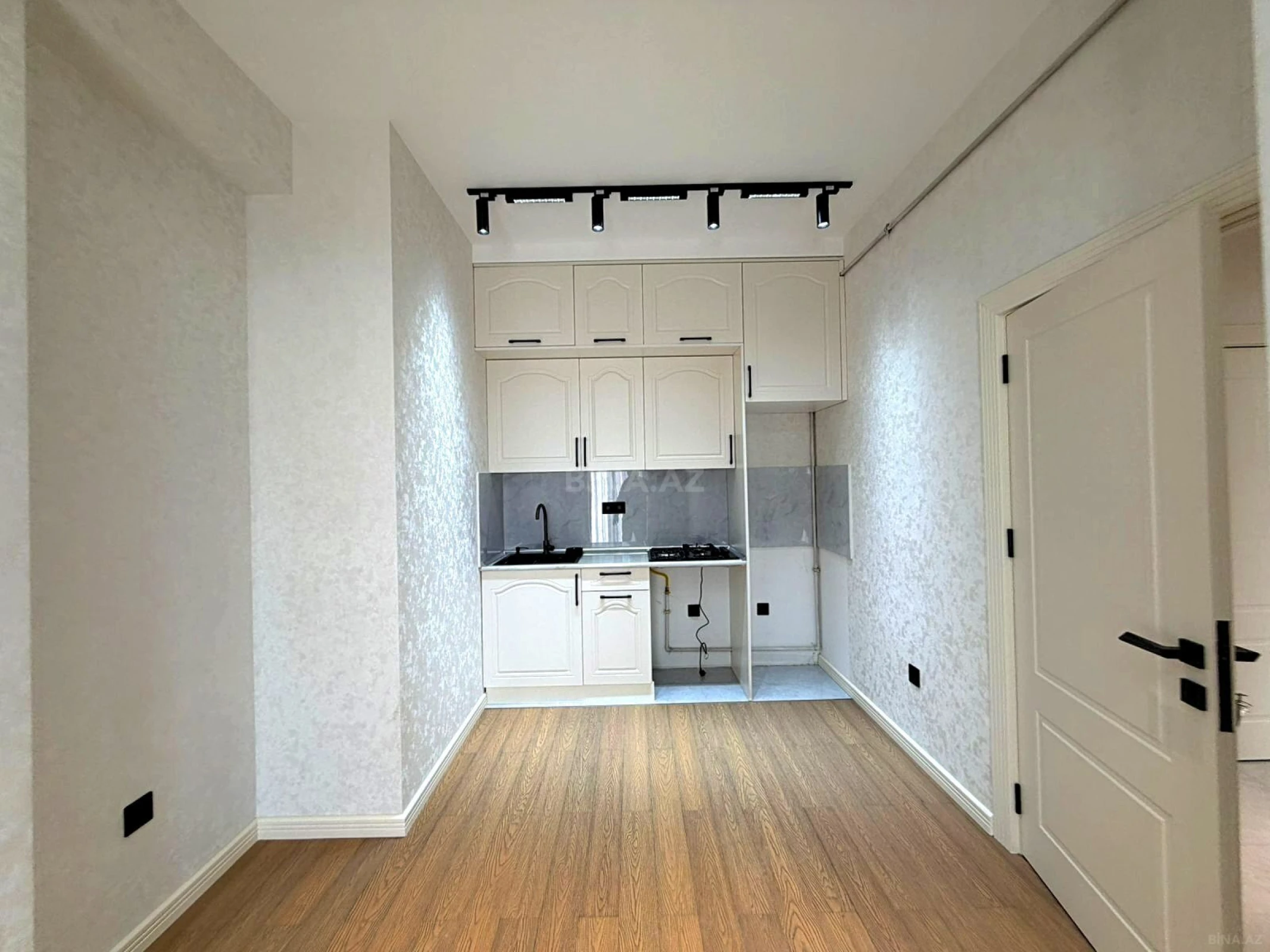 Satılır 2 otaqlı mənzil 63 m²