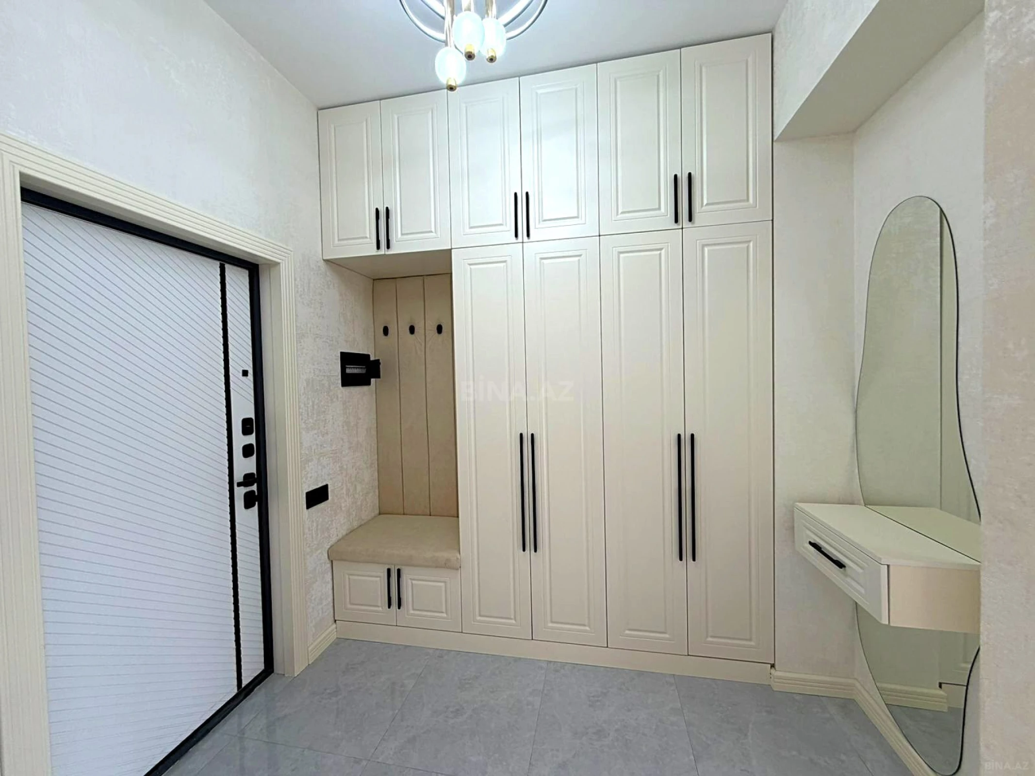 Satılır 2 otaqlı mənzil 63 m²