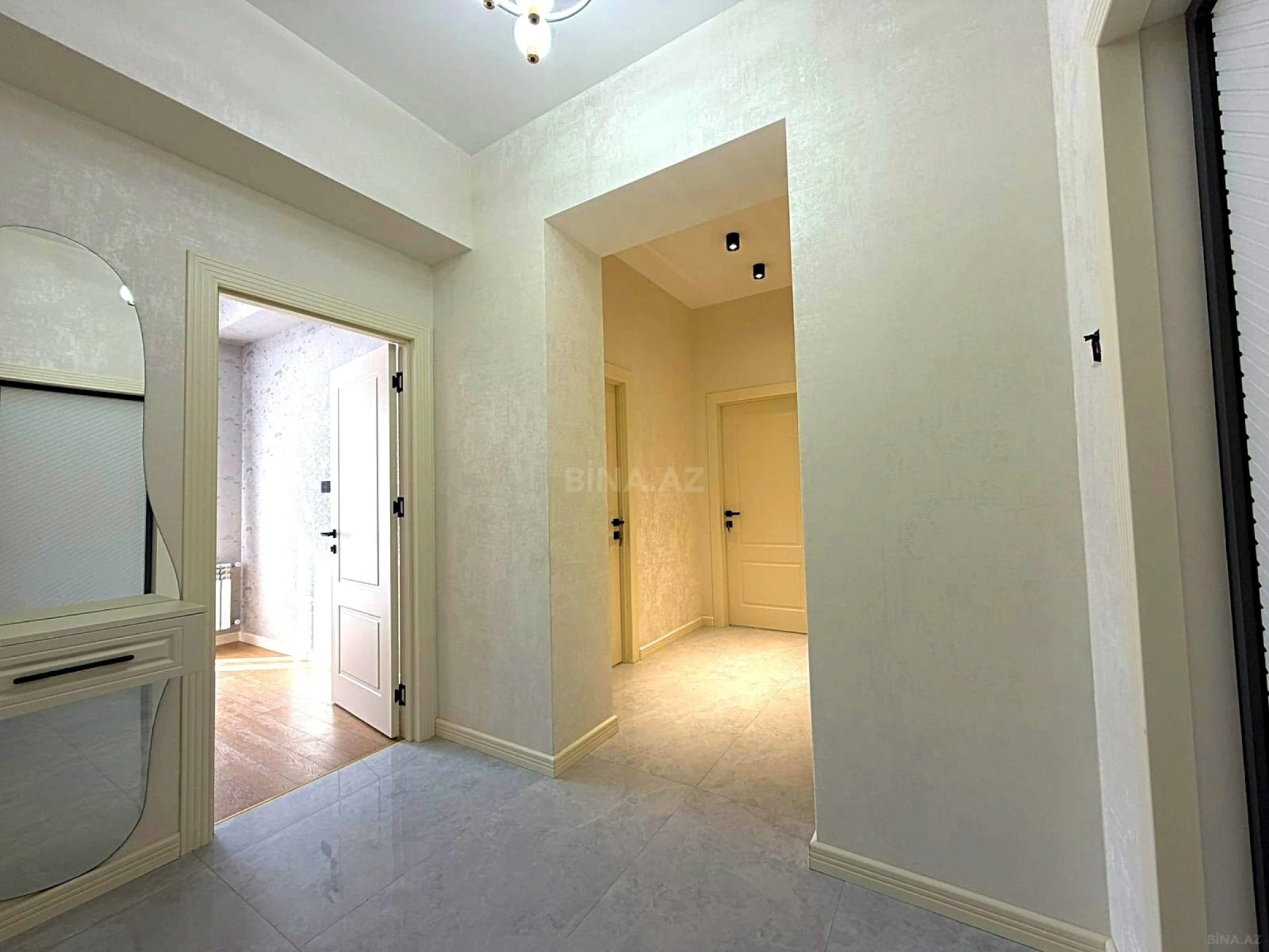 Satılır 2 otaqlı mənzil 63 m²