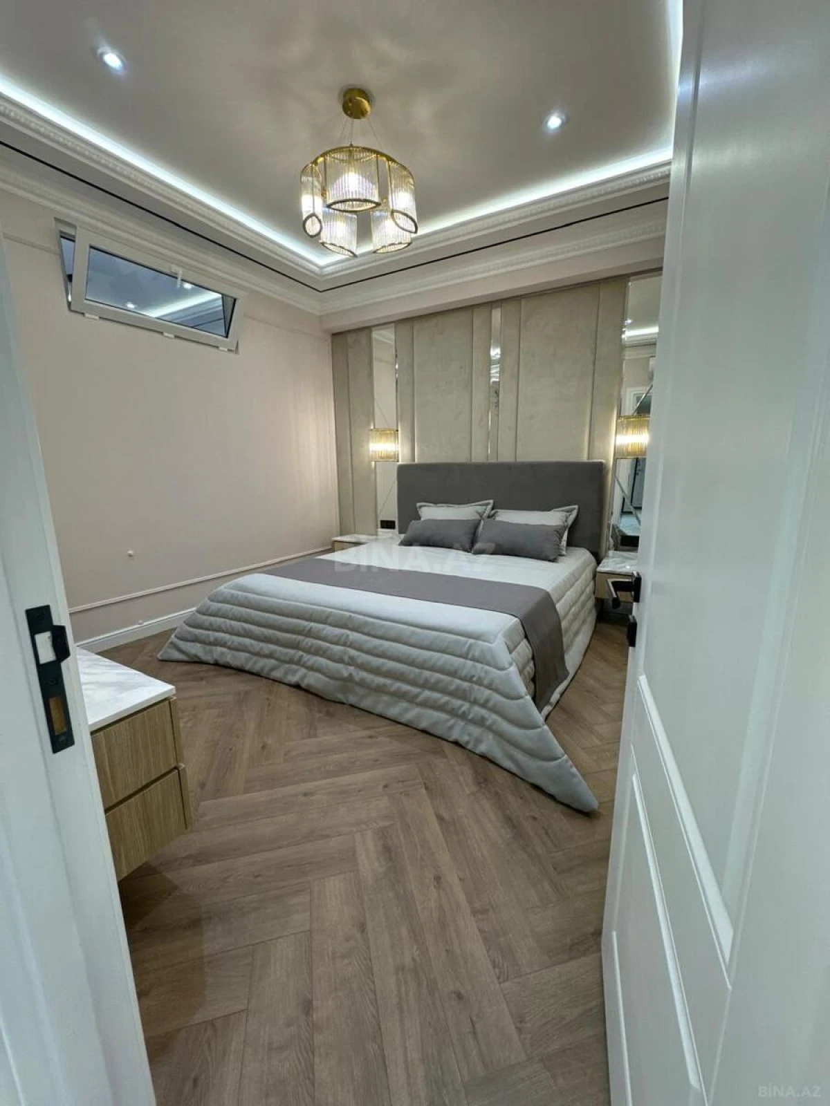 Satılır 4 otaqlı mənzil 170 m²