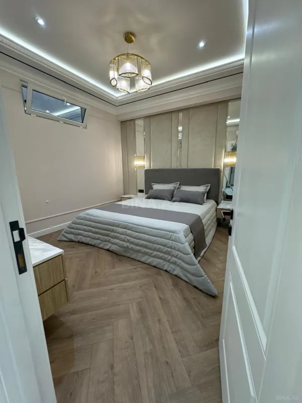 Satılır 4 otaqlı mənzil 170 m²