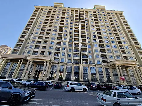 Satılır 4 otaqlı mənzil 170 m²