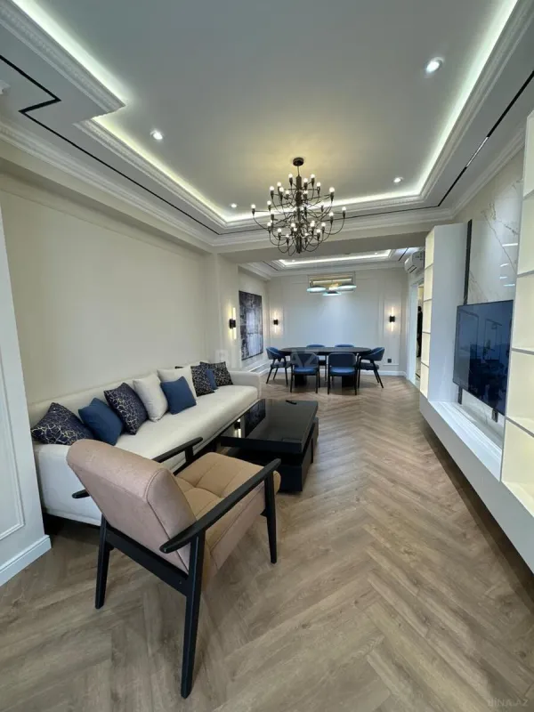 Satılır 4 otaqlı mənzil 170 m²