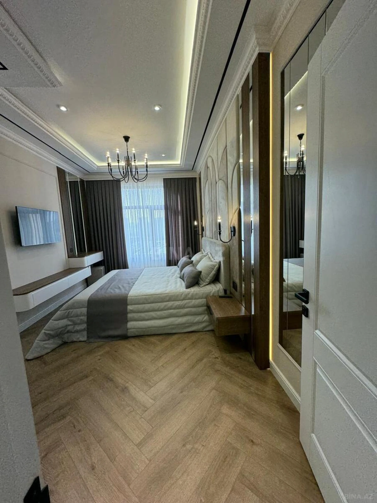 Satılır 4 otaqlı mənzil 170 m²