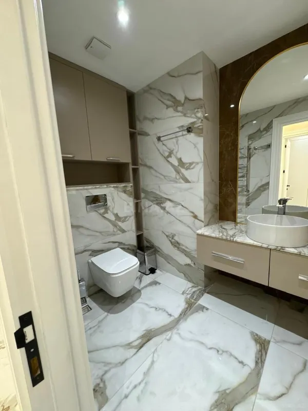 Satılır 4 otaqlı mənzil 170 m²