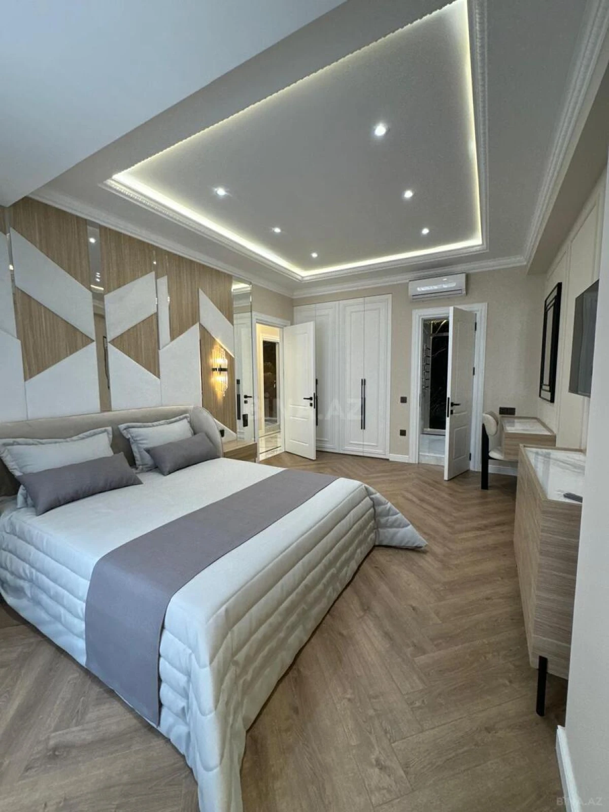 Satılır 4 otaqlı mənzil 170 m²