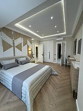 Satılır 4 otaqlı mənzil 170 m²