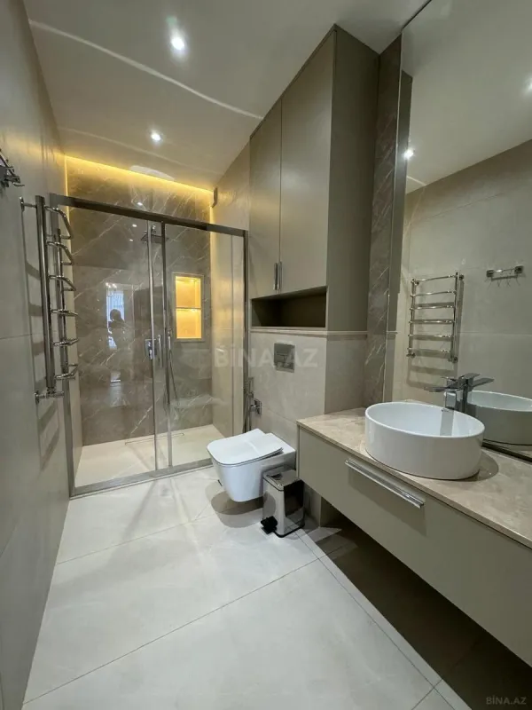 Satılır 4 otaqlı mənzil 170 m²