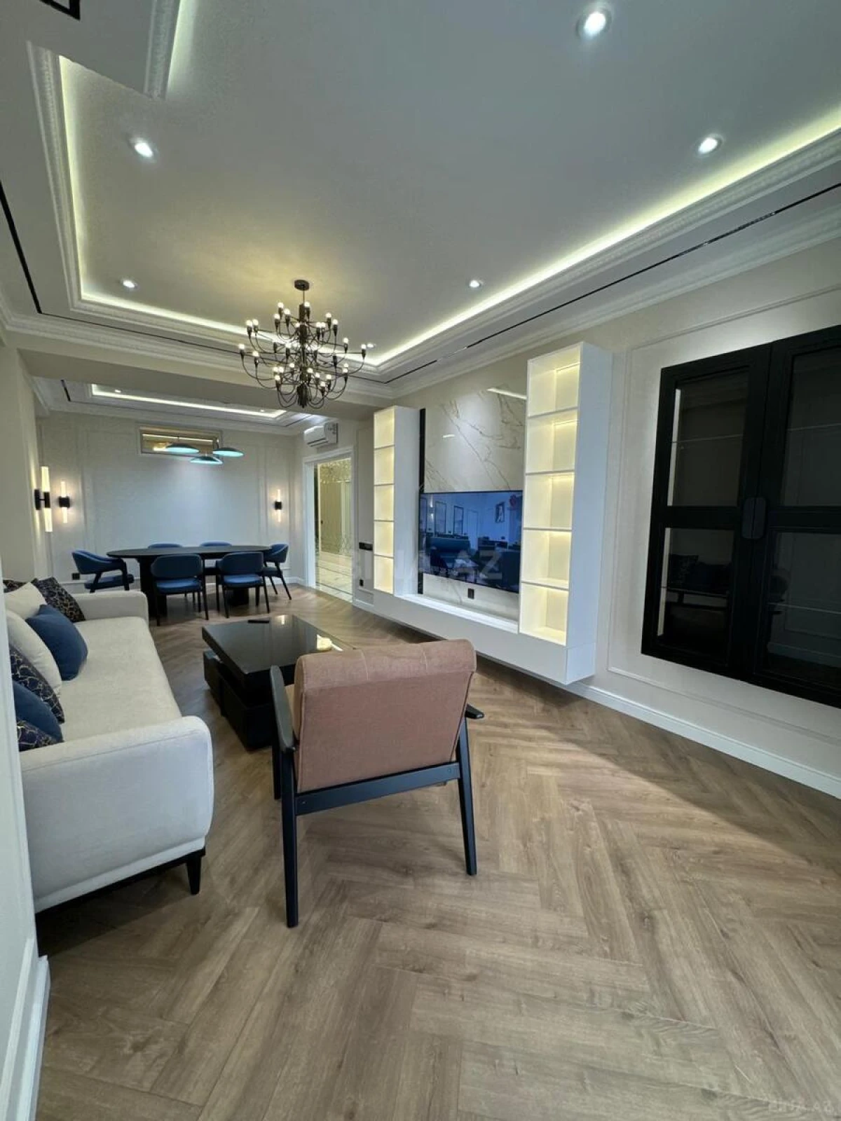 Satılır 4 otaqlı mənzil 170 m²