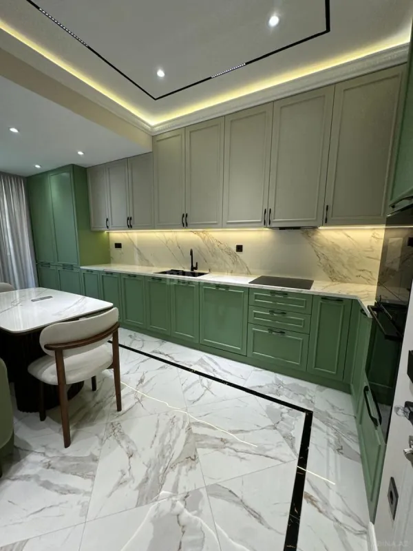 Satılır 4 otaqlı mənzil 170 m²