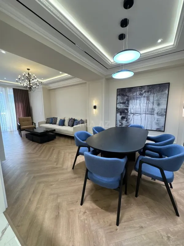 Satılır 4 otaqlı mənzil 170 m²