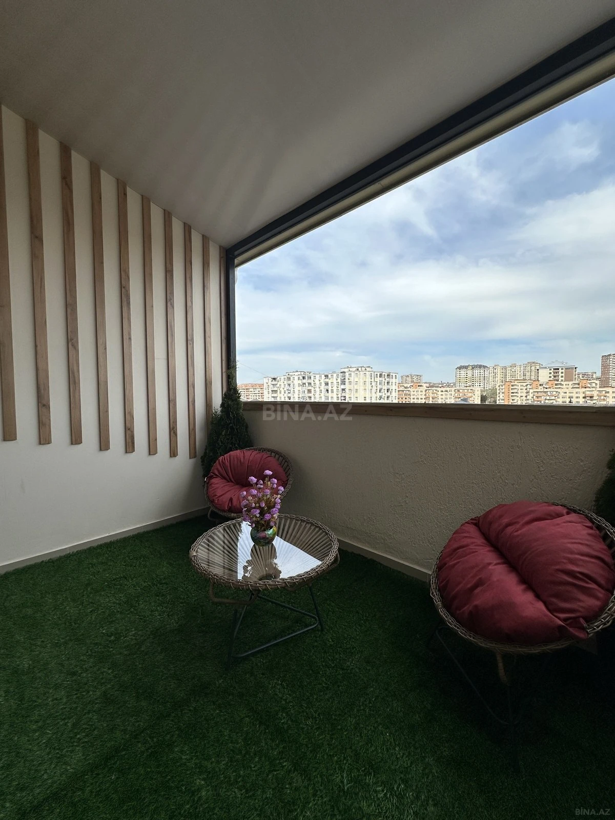 Satılır 3 otaqlı mənzil 107 m²