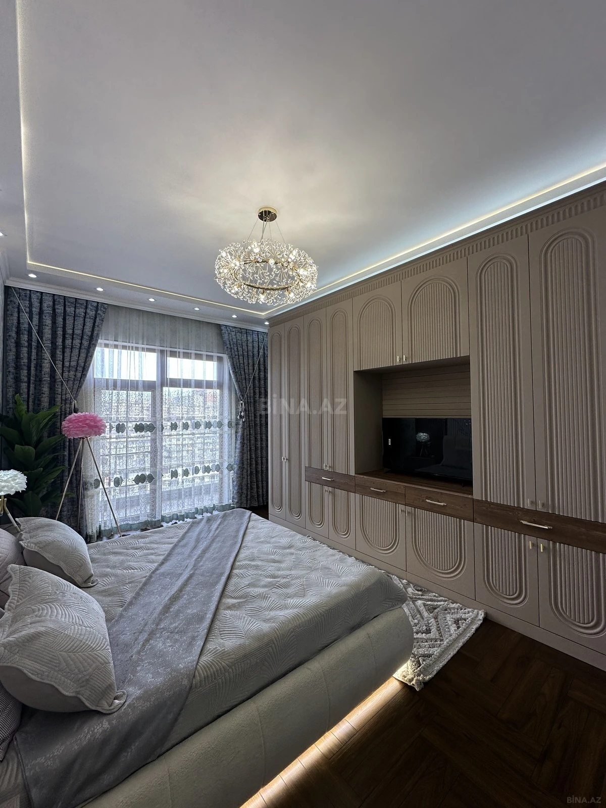 Satılır 3 otaqlı mənzil 107 m²