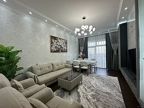 Satılır 3 otaqlı mənzil 107 m²