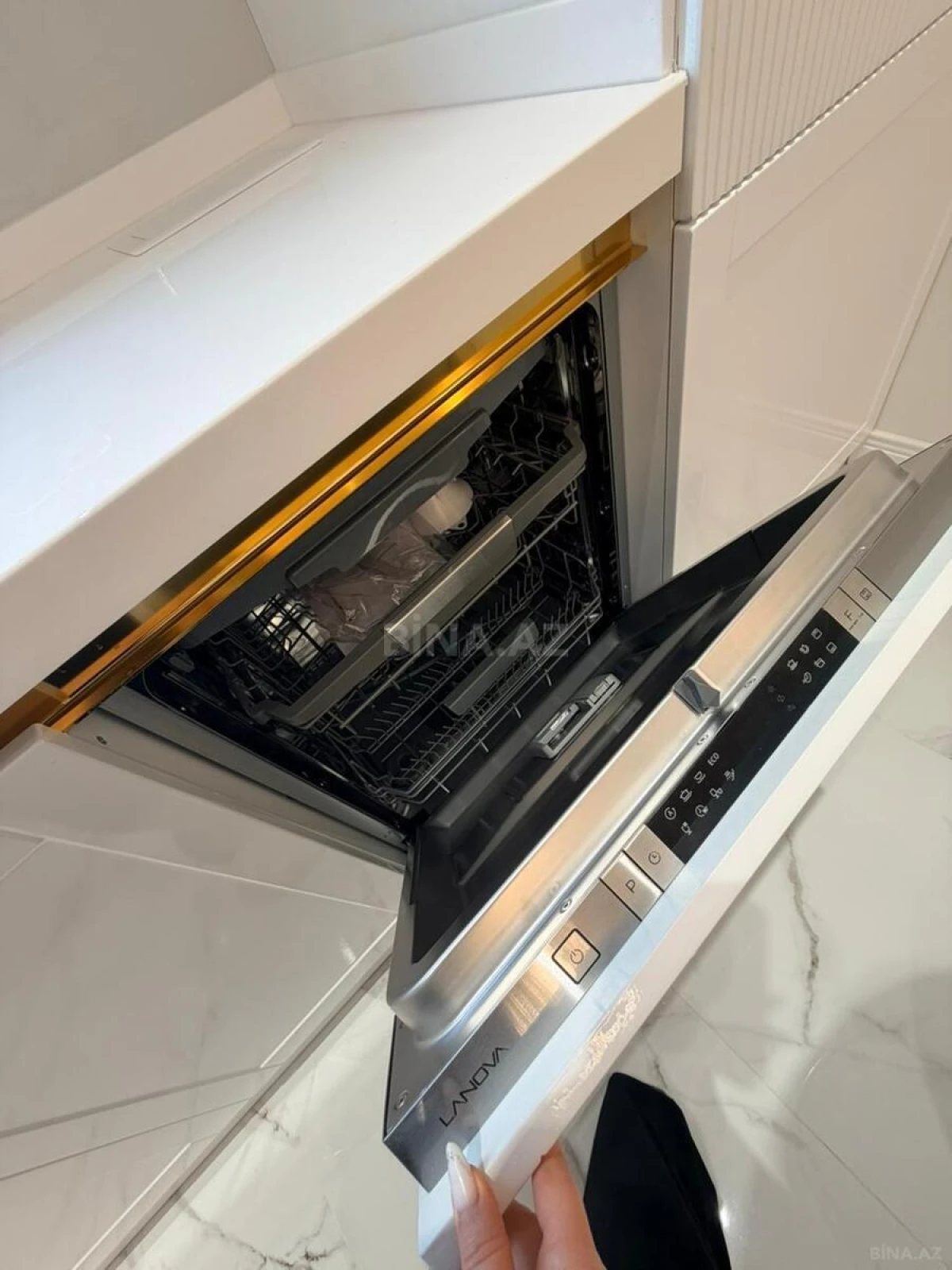 Satılır 3 otaqlı mənzil 86 m²