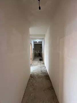 Satılır 2 otaqlı mənzil 82 m²