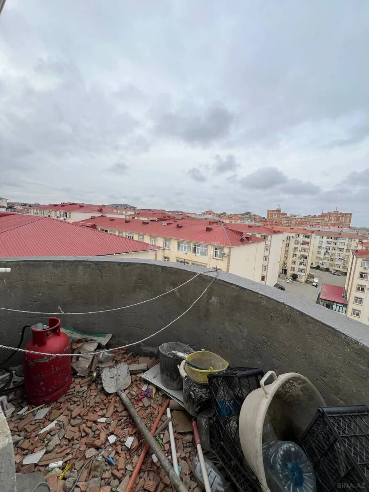 Satılır 2 otaqlı mənzil 82 m²