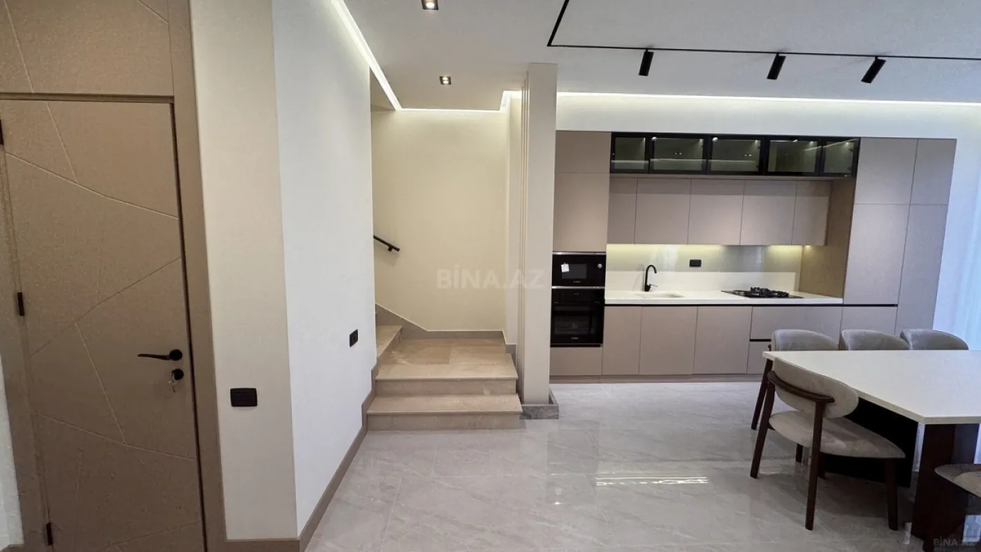 Satılır 4 otaqlı həyət evi 200 m²