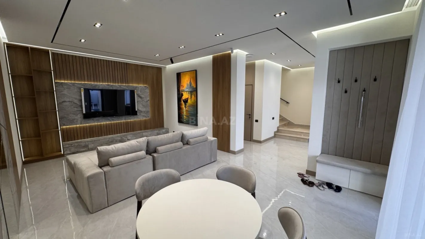 Satılır 4 otaqlı həyət evi 200 m²