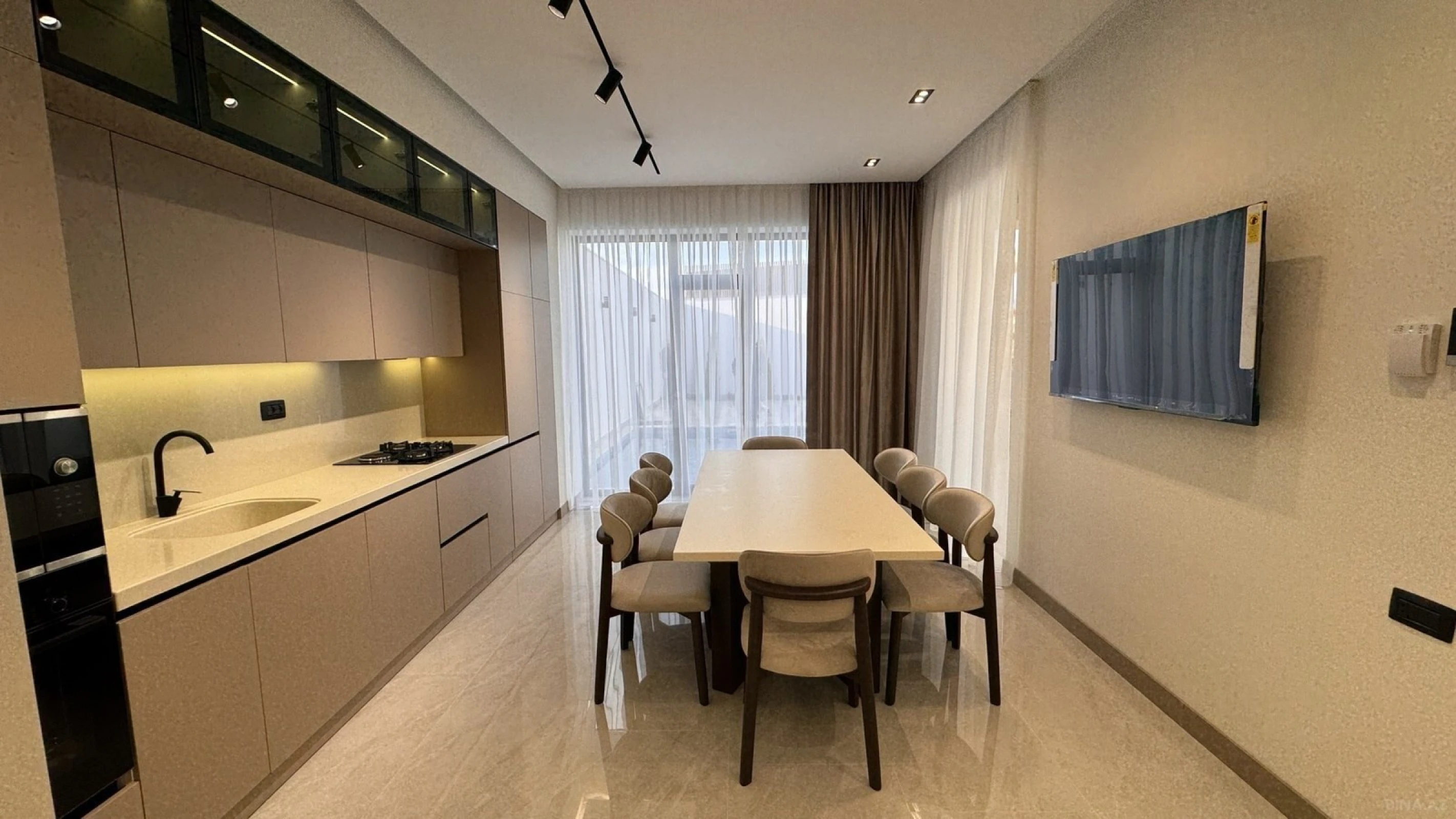 Satılır 4 otaqlı həyət evi 200 m²