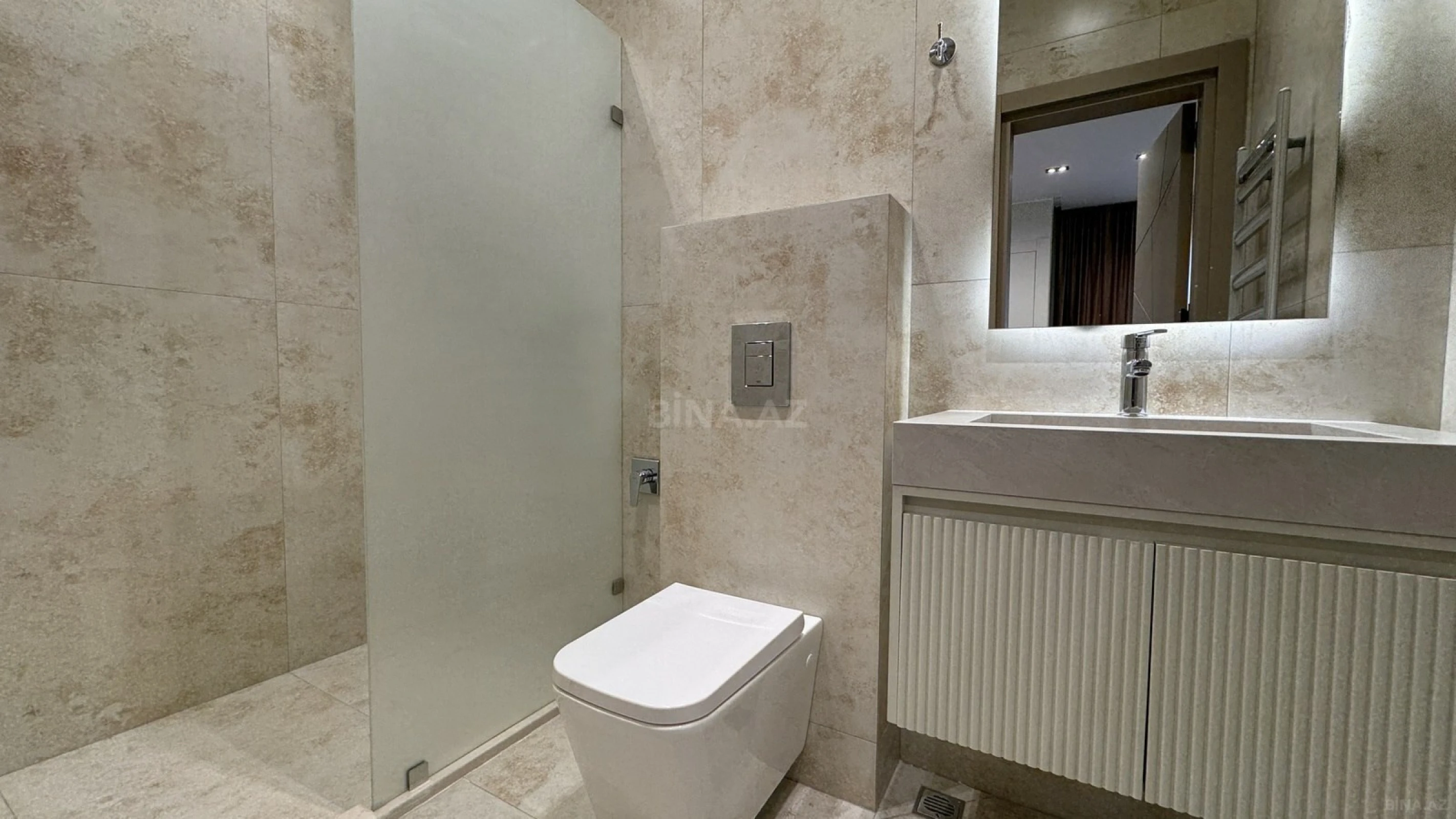 Satılır 4 otaqlı həyət evi 200 m²