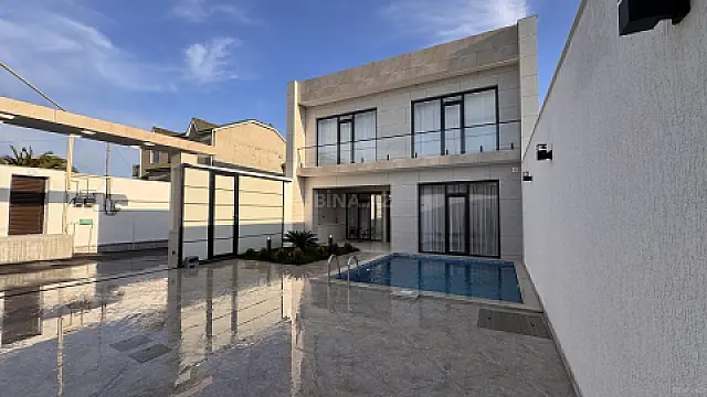 Satılır 4 otaqlı həyət evi 200 m²