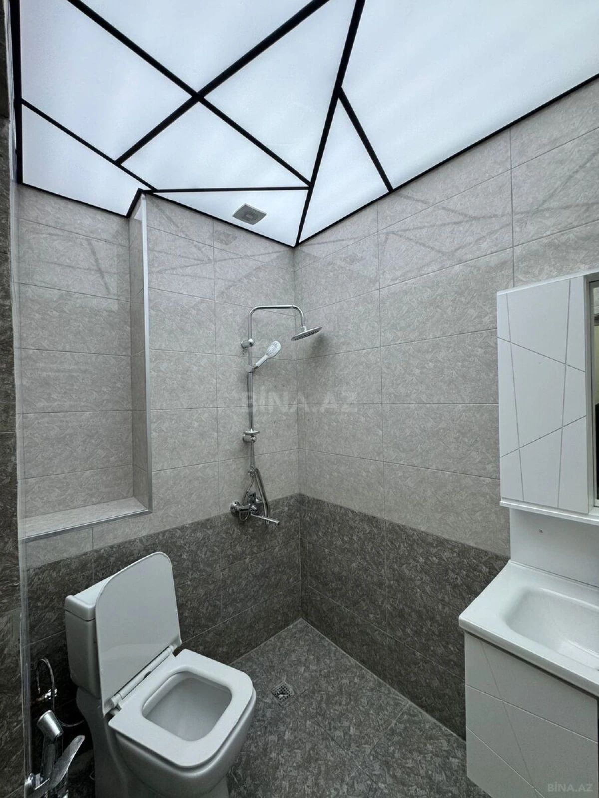 Satılır 2 otaqlı mənzil 47 m²