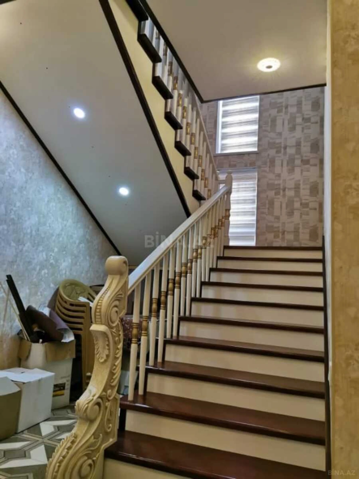 Satılır 7 otaqlı həyət evi 240 m²