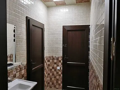 Satılır 7 otaqlı həyət evi 240 m²