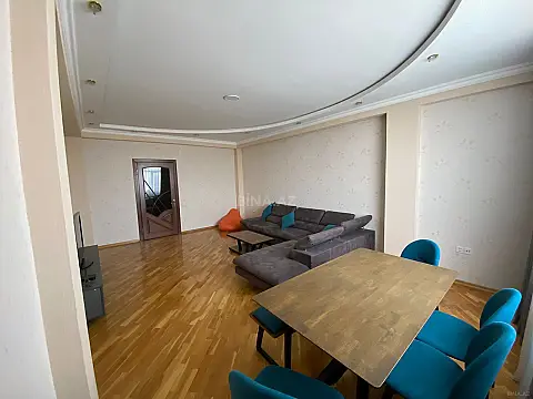 Kirayə verilir 3 otaqlı mənzil 200 m²