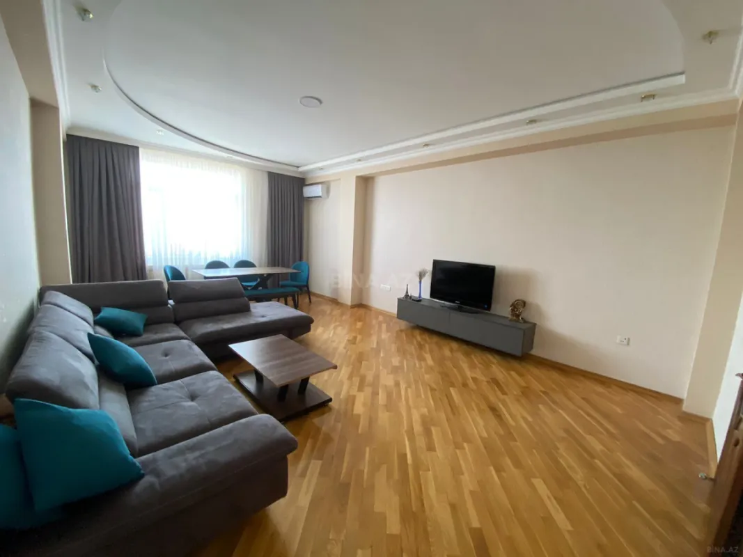 Kirayə verilir 3 otaqlı mənzil 200 m²