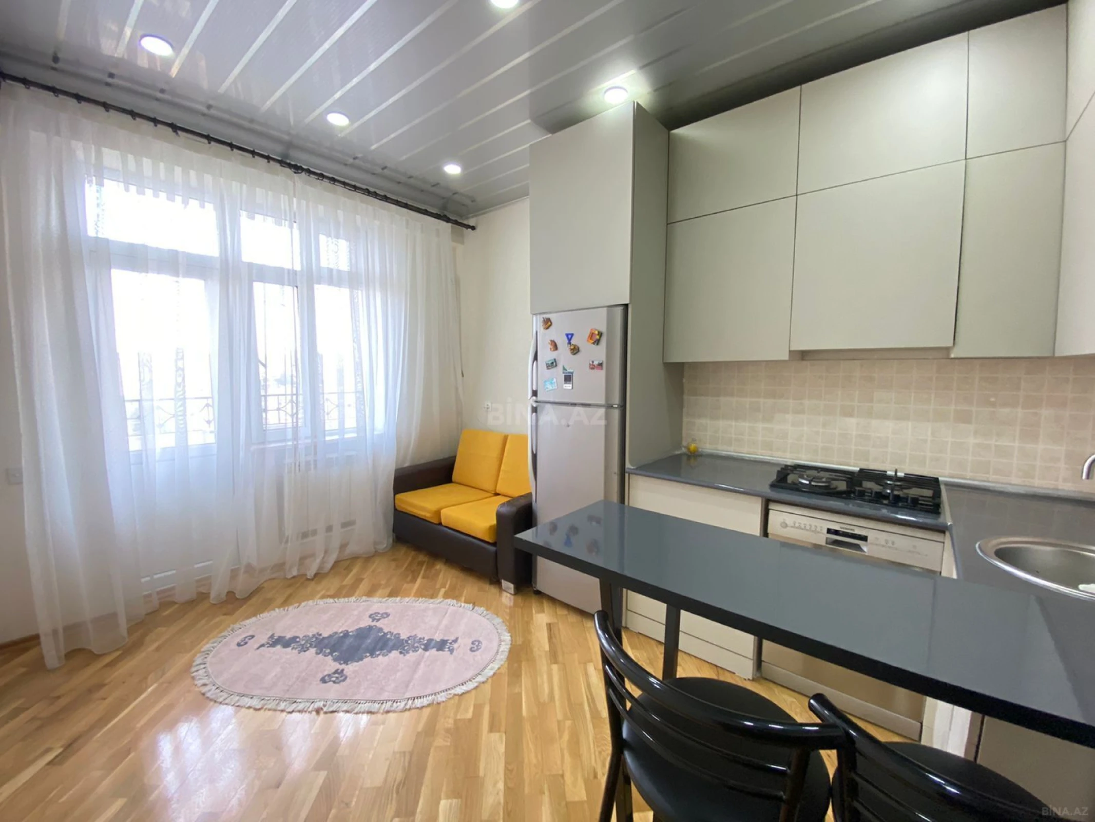 Kirayə verilir 3 otaqlı mənzil 200 m²