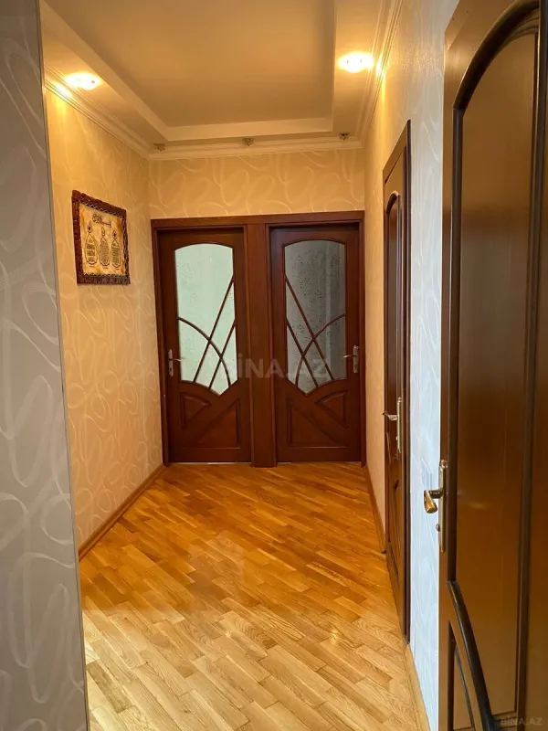 Kirayə verilir 3 otaqlı mənzil 200 m²