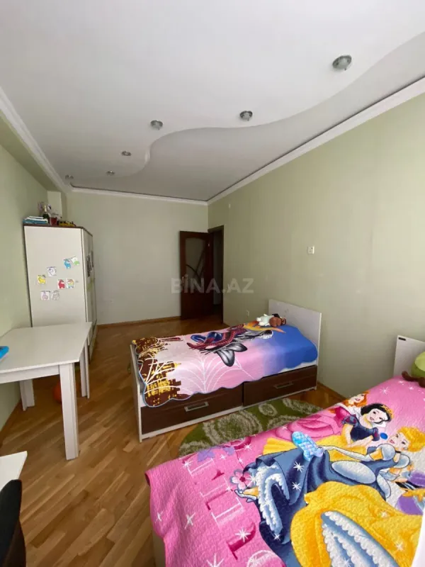 Kirayə verilir 3 otaqlı mənzil 200 m²