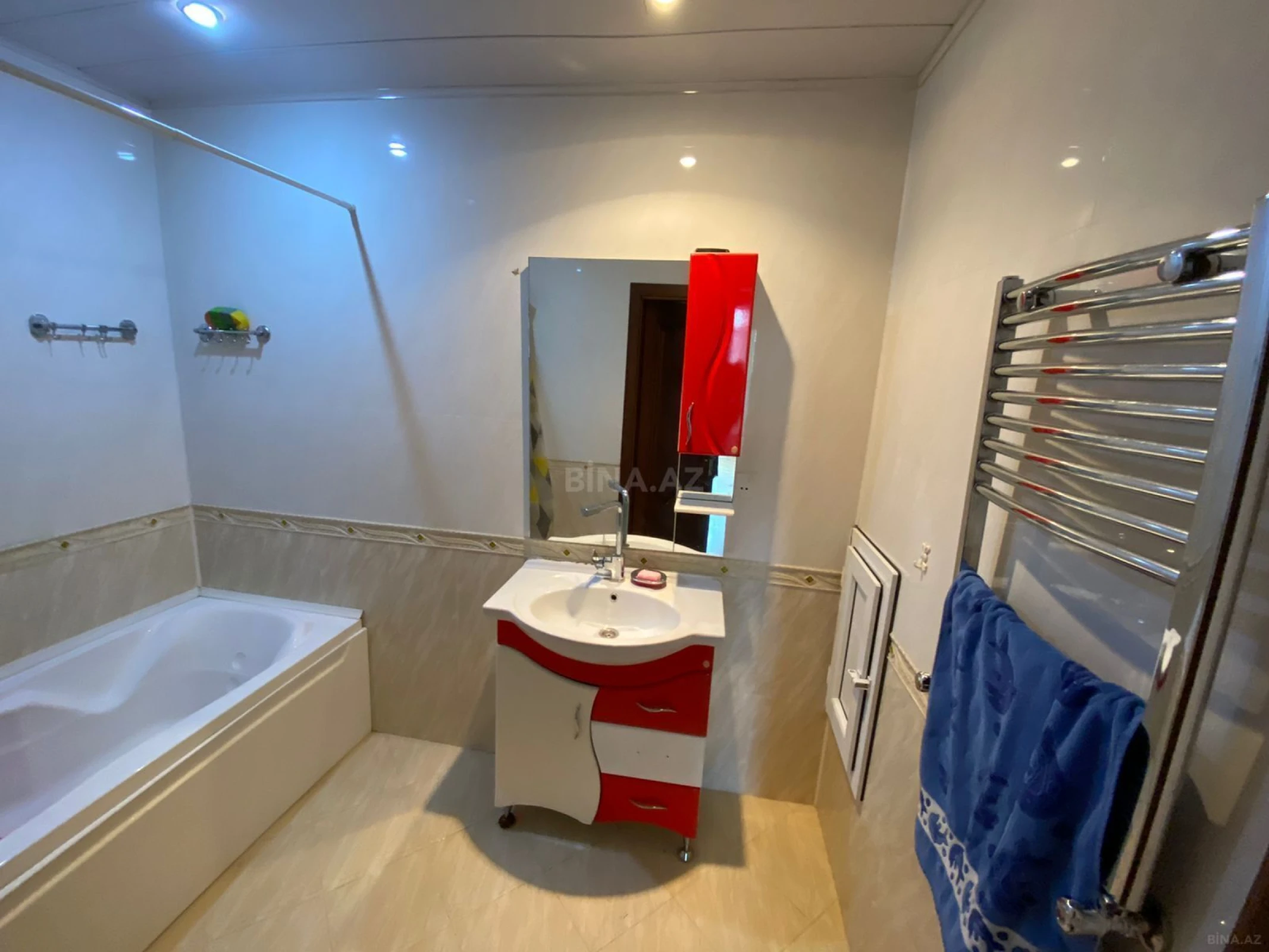 Kirayə verilir 3 otaqlı mənzil 200 m²