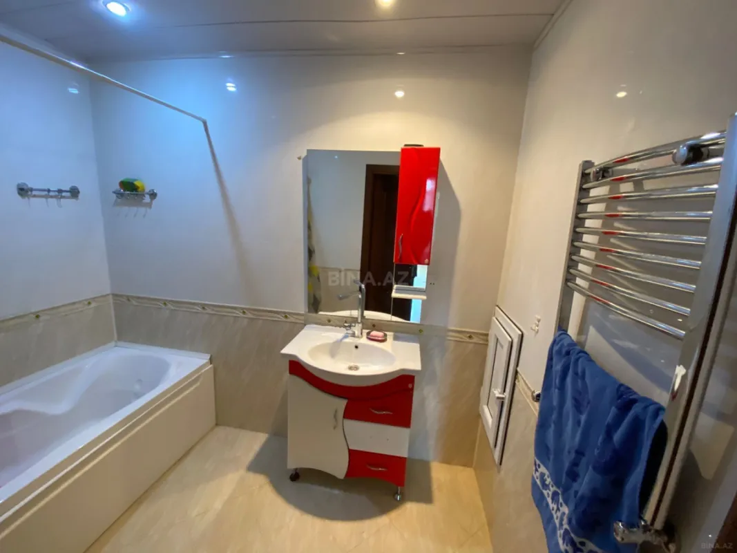 Kirayə verilir 3 otaqlı mənzil 200 m²