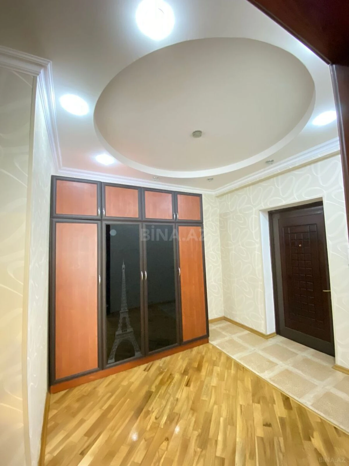 Kirayə verilir 3 otaqlı mənzil 200 m²
