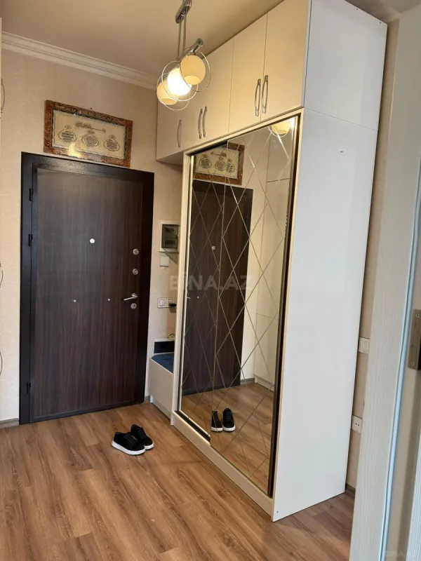 Kirayə verilir 2 otaqlı mənzil 60 m²