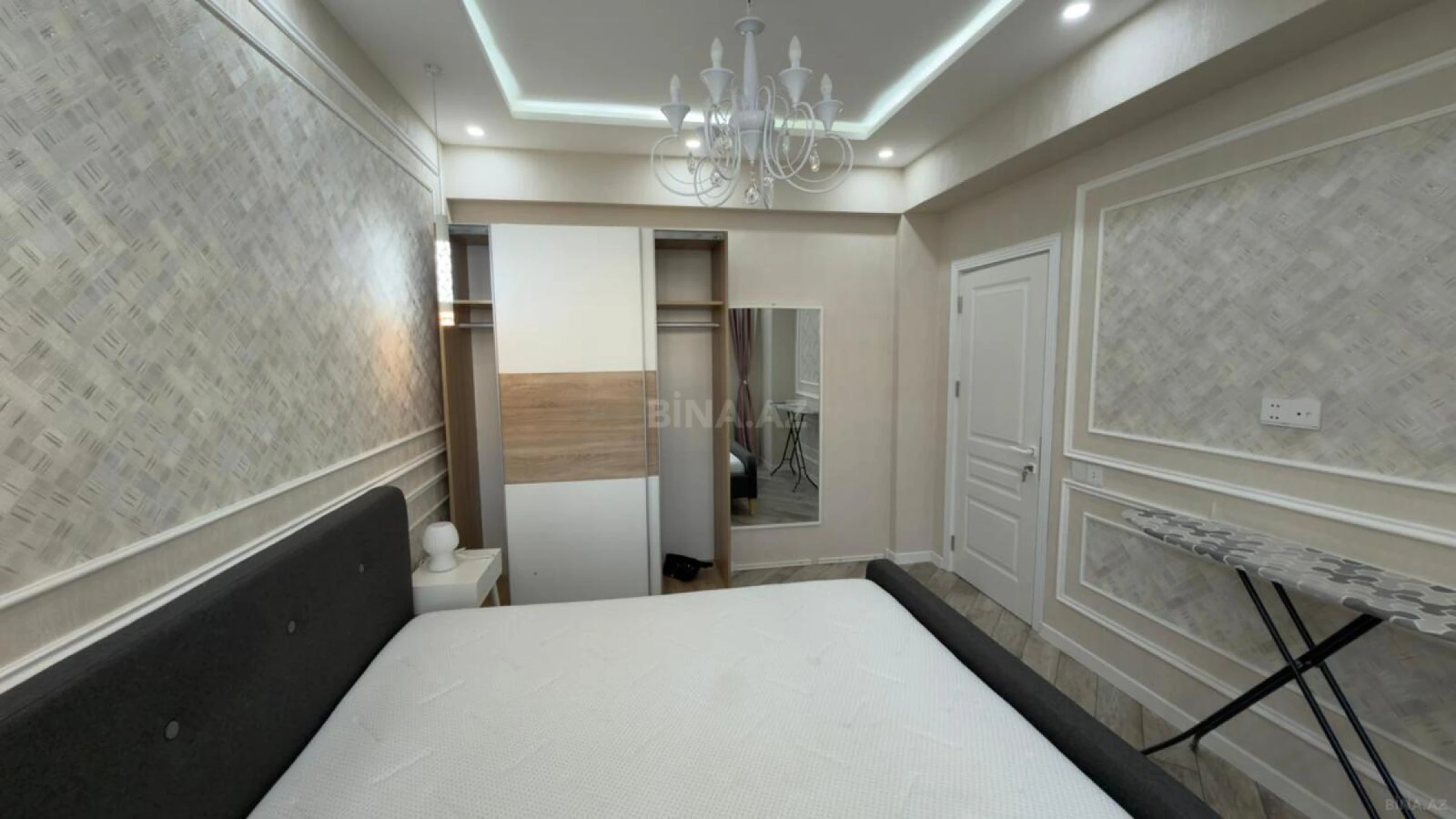Satılır 2 otaqlı mənzil 76 m²