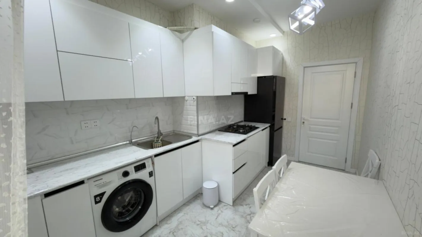 Satılır 2 otaqlı mənzil 76 m²