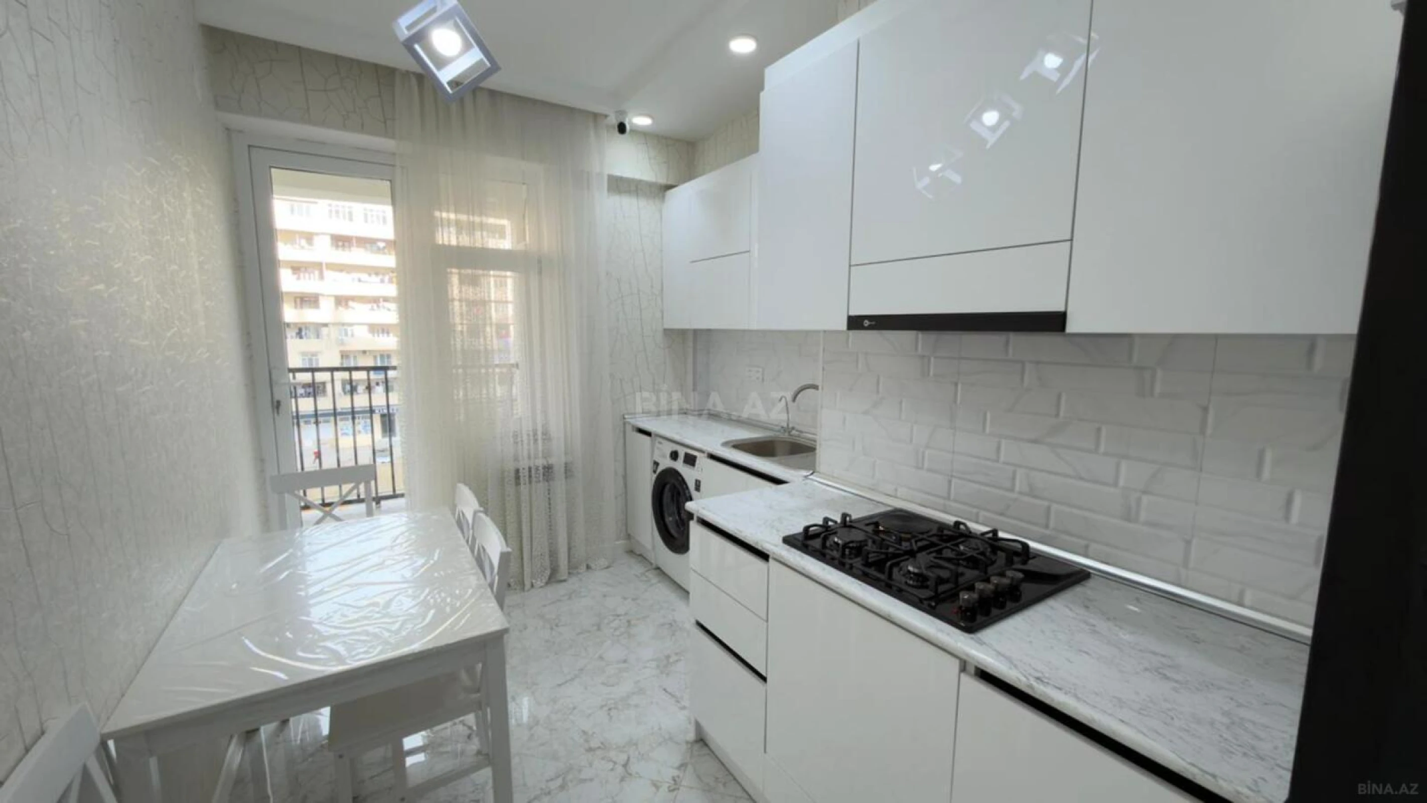 Satılır 2 otaqlı mənzil 76 m²