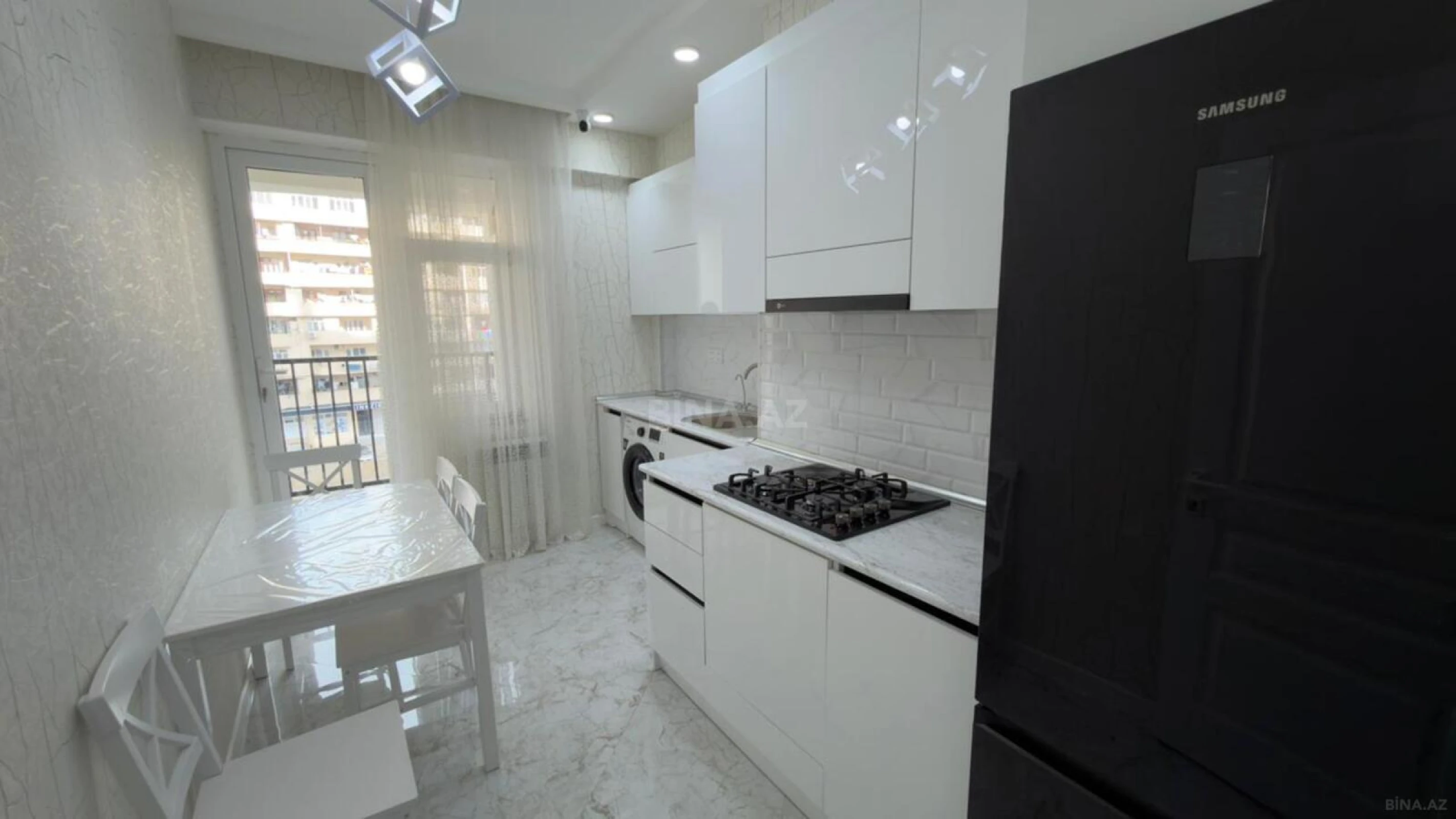 Satılır 2 otaqlı mənzil 76 m²