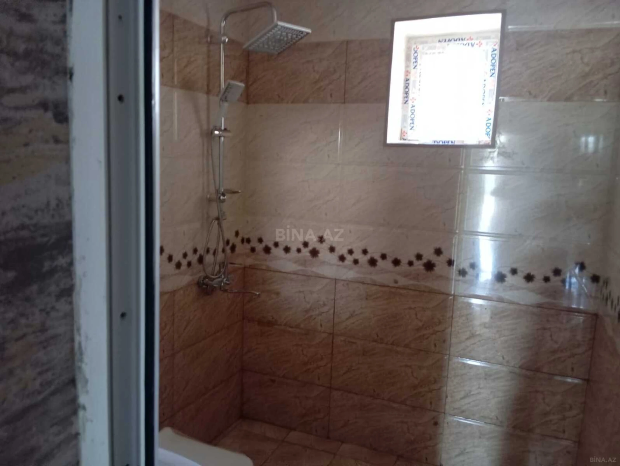 Satılır 8 otaqlı həyət evi 400 m²