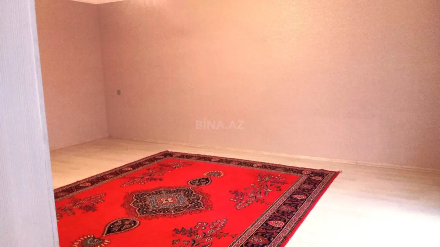 Satılır 8 otaqlı həyət evi 400 m²