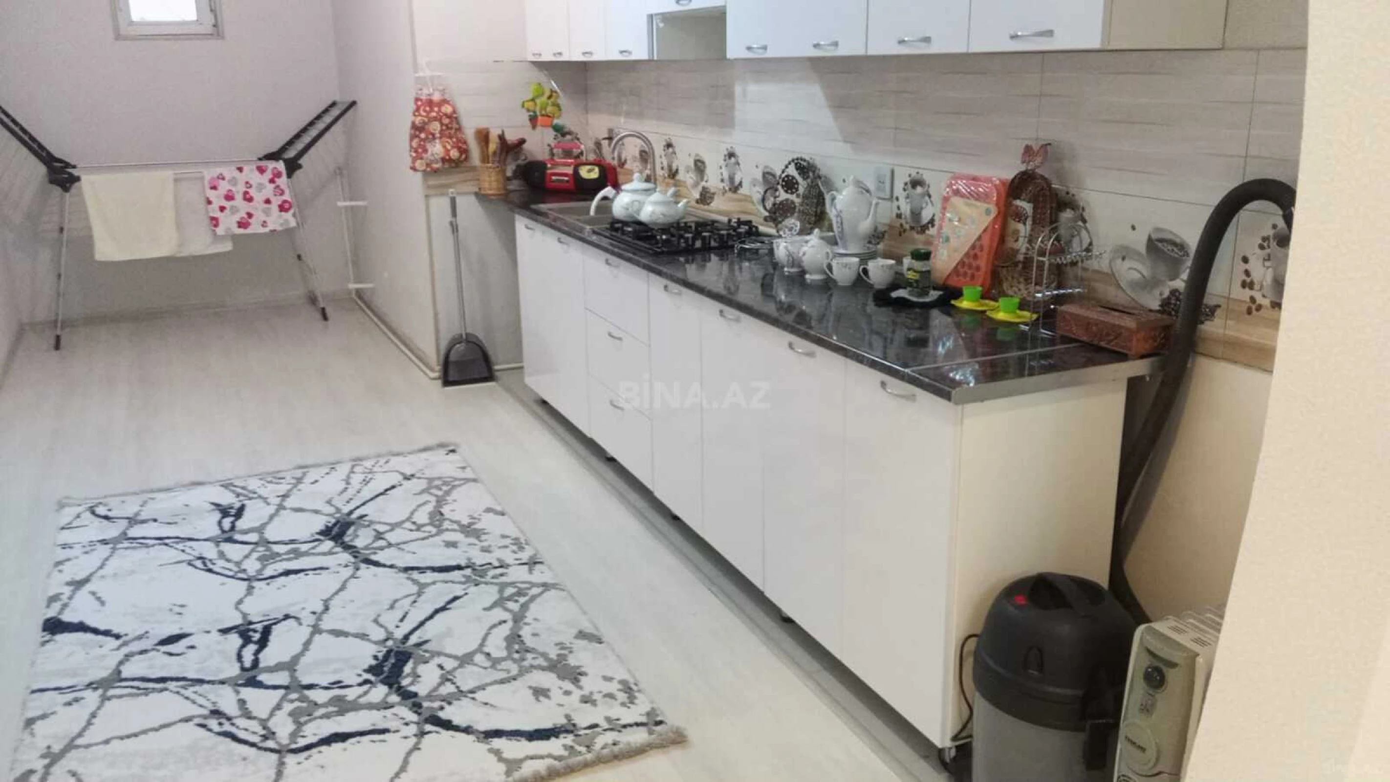 Satılır 8 otaqlı həyət evi 400 m²