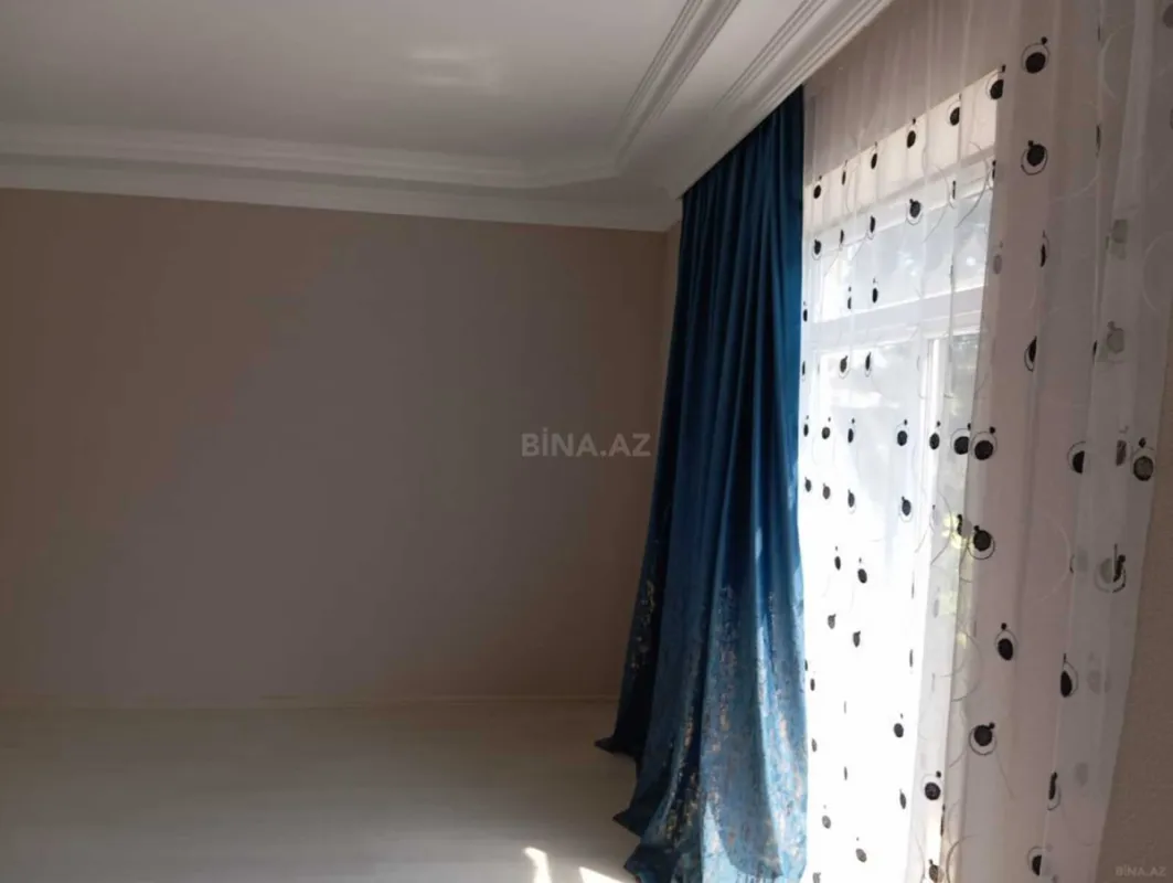 Satılır 8 otaqlı həyət evi 400 m²