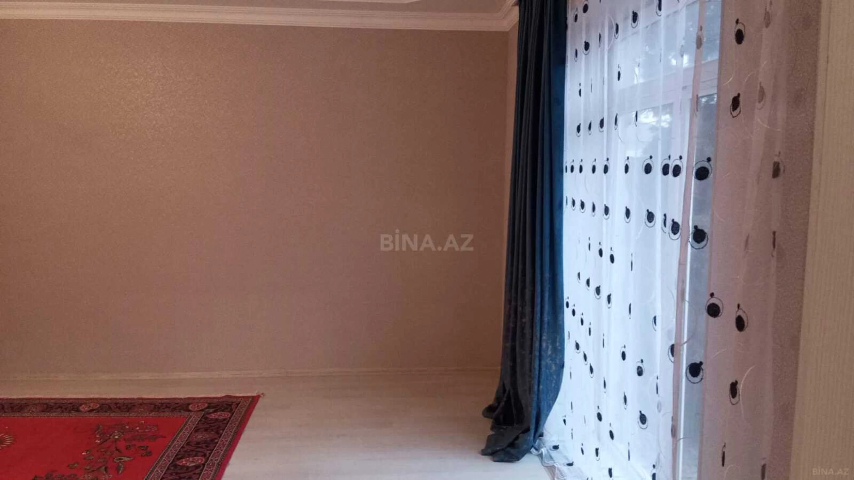 Satılır 8 otaqlı həyət evi 400 m²