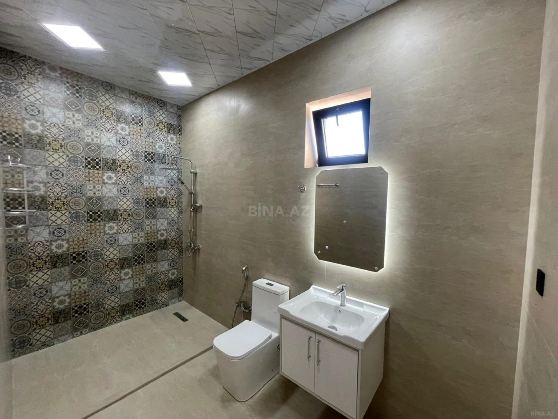 Satılır 5 otaqlı həyət evi 210 m²